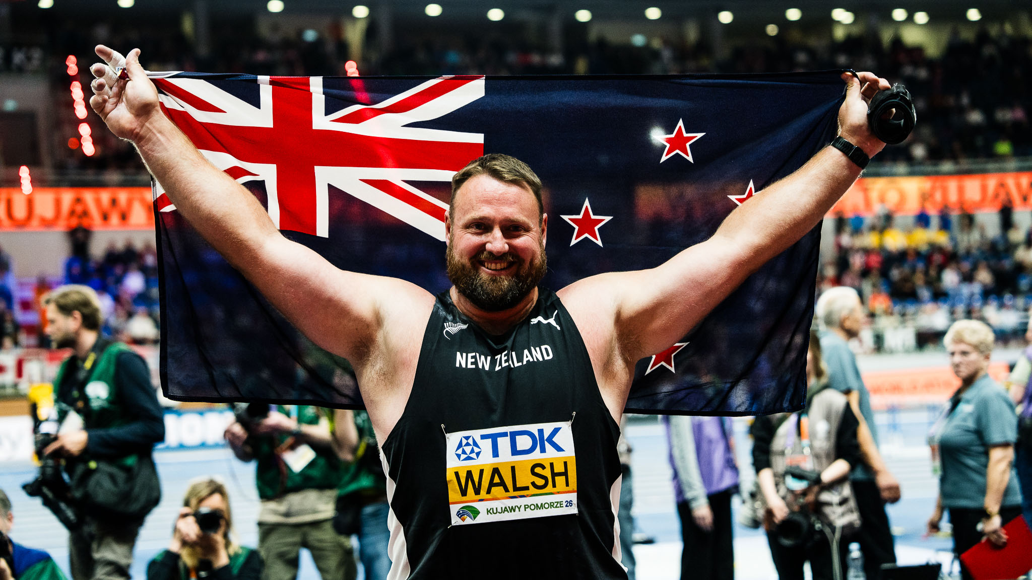 Walsh & Ayris Win World Indoors Medals